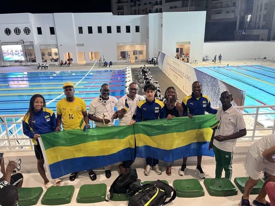 Natation : deux nageurs gabonais décrochent neuf médailles à Dakar.