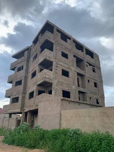 Gabon : immeubles abandonnés, le chantier d’une nouvelle discipline urbaine.