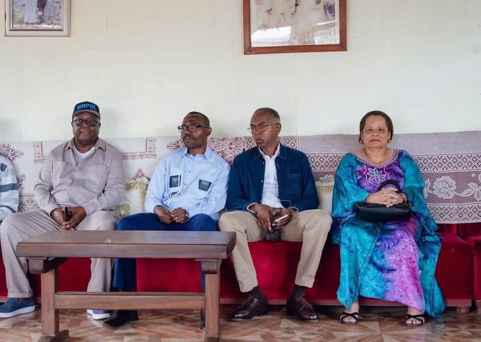Okala : le Gouvernement échange avec les populations sur le projet d’élargissement de la voie.